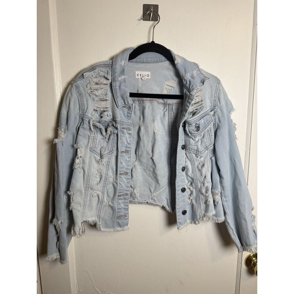 Cello Distressed Cropped Denim Jacket Women’s Light Wash Ripped Frayed Y2K